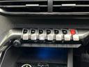 各種スイッチが並んでおり操作しやすい配列となっております
