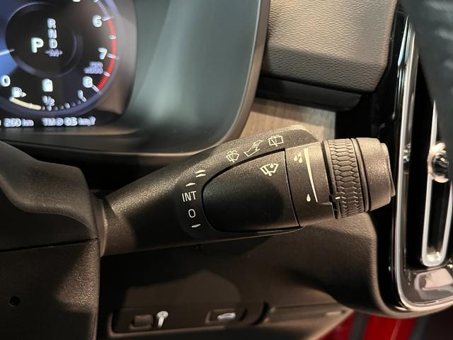 ＸＣ４０ Ｂ４　ＡＷＤ　インスクリプション　ｈａｒｍａｎ／ｋａｒｄｏｎ　本革シート　前後シートヒーター付き　ドライブレコーダー前後　純正ナビ　３６０度カメラ（23枚目）