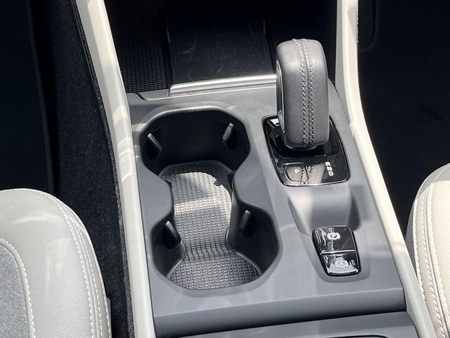 ＸＣ４０ Ｔ４　ＡＷＤ　モーメンタム　コンビニエンスＰＫ　運転席電動シート　シートヒーター付き　純正ドライブレコーダー前後　電動サンルーフ（34枚目）