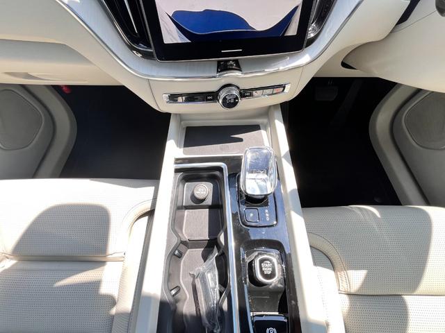 XC60 ウルトラ B5 AWD Googleアシスタント 純正ドライブレコーダー付き(23枚目)