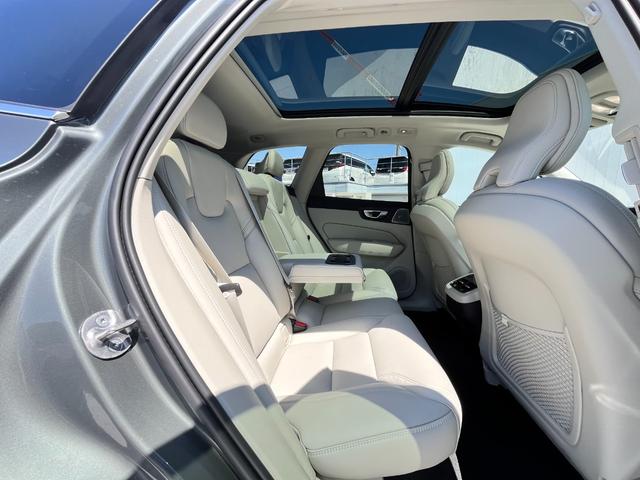 XC60 ウルトラ B5 AWD Googleアシスタント 純正ドライブレコーダー付き(25枚目)
