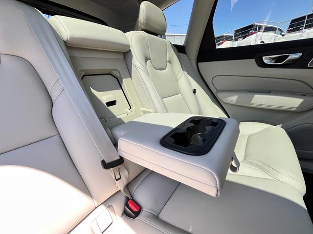 XC60 ウルトラ B5 AWD Googleアシスタント 純正ドライブレコーダー付き(26枚目)