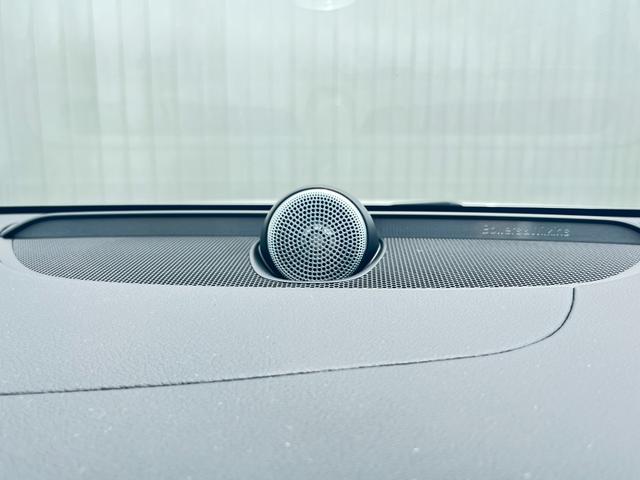 Ｖ６０ ウルトラ　Ｂ４　Ｇｏｏｇｌｅアシスタント　Ｂｏｗｅｒｓ＆Ｗｉｌｋｉｎｓ　電動サンルーフ　ベンチレーション機能付きシート（4枚目）