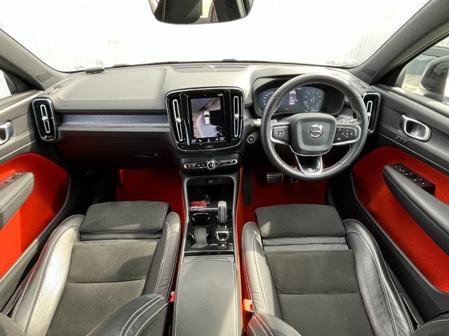 XC40 T4 AWD Rデザイン 純正ナビ 360°カメラ(3枚目)