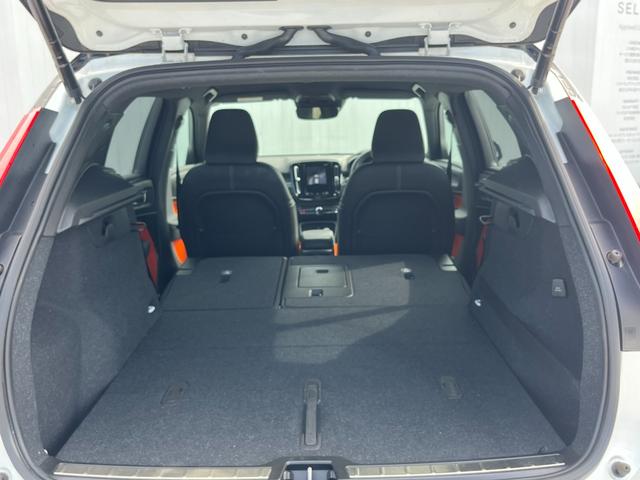 XC40 T4 AWD Rデザイン 純正ナビ 360°カメラ(13枚目)