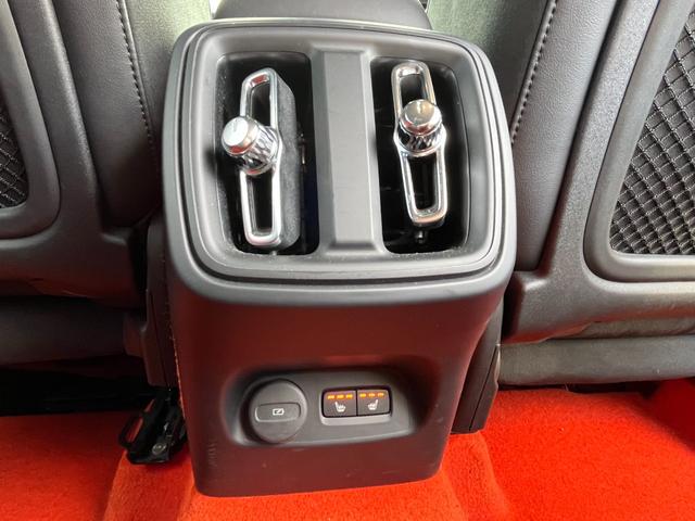 XC40 T4 AWD Rデザイン 純正ナビ 360°カメラ(22枚目)