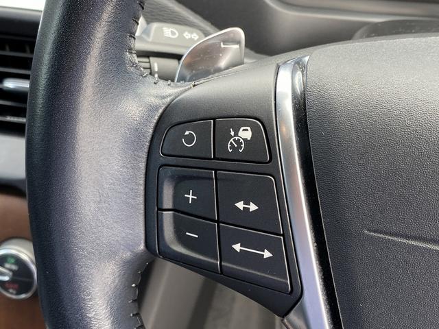 V40 T3 インスクリプション オフブラック本革シート シートヒーター パワーシート ナビゲーション リアビューカメラ PCCキーレスドライブ ドライブレコーダー モダンウッドパネル 17インチアルミホイール BLIS ACC 禁煙(25枚目)