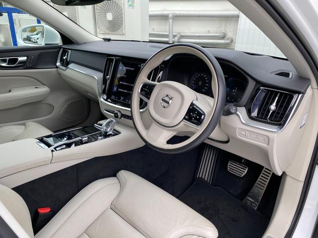 Ｖ６０ リチャージ　ＰＨＶ　Ｔ６　ＡＷＤ　インスクリプション　パノラマルーフ　ファインナッパレザー　ｈａｒｍａｎ／ｋａｒｄｏｎ　ＨＤＤナビ　地デジＴＶ　Ａｐｐｌｅ　Ｃａｒｐｌａｙ　Ａｎｄｒｏｉｄ　Ａｕｔｏ　３６０°カメラ　パワーシート　シートヒーター（16枚目）