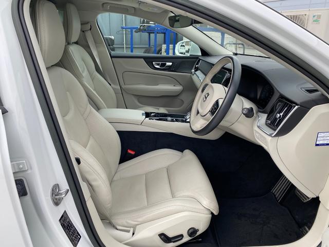 Ｖ６０ リチャージ　ＰＨＶ　Ｔ６　ＡＷＤ　インスクリプション　パノラマルーフ　ファインナッパレザー　ｈａｒｍａｎ／ｋａｒｄｏｎ　ＨＤＤナビ　地デジＴＶ　Ａｐｐｌｅ　Ｃａｒｐｌａｙ　Ａｎｄｒｏｉｄ　Ａｕｔｏ　３６０°カメラ　パワーシート　シートヒーター（17枚目）