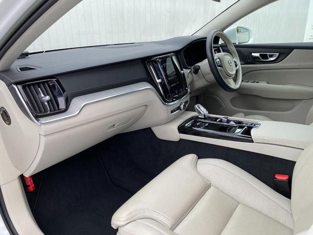 Ｖ６０ リチャージ　ＰＨＶ　Ｔ６　ＡＷＤ　インスクリプション　パノラマルーフ　ファインナッパレザー　ｈａｒｍａｎ／ｋａｒｄｏｎ　ＨＤＤナビ　地デジＴＶ　Ａｐｐｌｅ　Ｃａｒｐｌａｙ　Ａｎｄｒｏｉｄ　Ａｕｔｏ　３６０°カメラ　パワーシート　シートヒーター（19枚目）