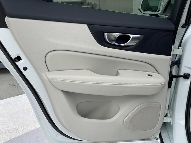 Ｖ６０ リチャージ　ＰＨＶ　Ｔ６　ＡＷＤ　インスクリプション　パノラマルーフ　ファインナッパレザー　ｈａｒｍａｎ／ｋａｒｄｏｎ　ＨＤＤナビ　地デジＴＶ　Ａｐｐｌｅ　Ｃａｒｐｌａｙ　Ａｎｄｒｏｉｄ　Ａｕｔｏ　３６０°カメラ　パワーシート　シートヒーター（25枚目）