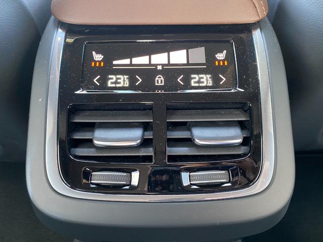 V60 アルティメット B4 純正18AW ヘッドアップディスプレイ Harman/Kardon マッサージ温冷シート 360°カメラ アダプティブクルーズ 後席ヒーター ワイヤレス充電(21枚目)