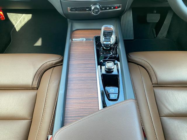 V60 アルティメット B4 純正18AW ヘッドアップディスプレイ Harman/Kardon マッサージ温冷シート 360°カメラ アダプティブクルーズ 後席ヒーター ワイヤレス充電(23枚目)