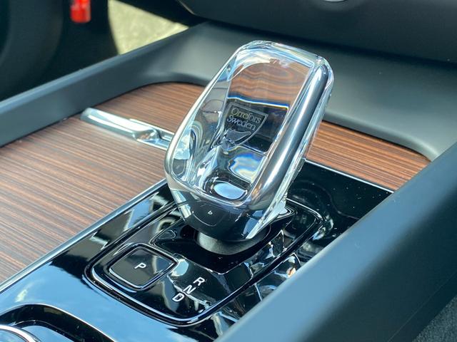 V60 アルティメット B4 純正18AW ヘッドアップディスプレイ Harman/Kardon マッサージ温冷シート 360°カメラ アダプティブクルーズ 後席ヒーター ワイヤレス充電(25枚目)