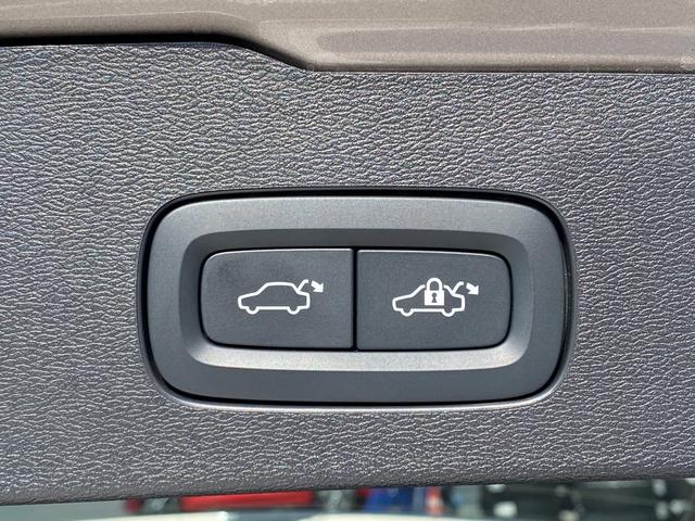 V60 アルティメット B4 純正18AW ヘッドアップディスプレイ Harman/Kardon マッサージ温冷シート 360°カメラ アダプティブクルーズ 後席ヒーター ワイヤレス充電(39枚目)