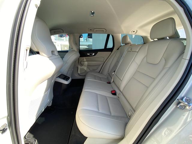 Ｖ６０ クロスカントリー　Ｂ５　ＡＷＤ　本革シート　純正ドライブレコーダー（17枚目）