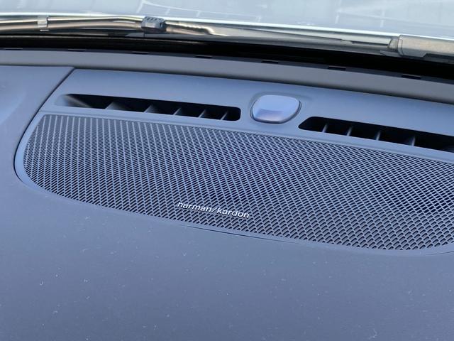 XC40 ウルトラ B4 AWD ブライトGoogleアシスタント 電動サンルーフ 前後シートヒーター付き(3枚目)