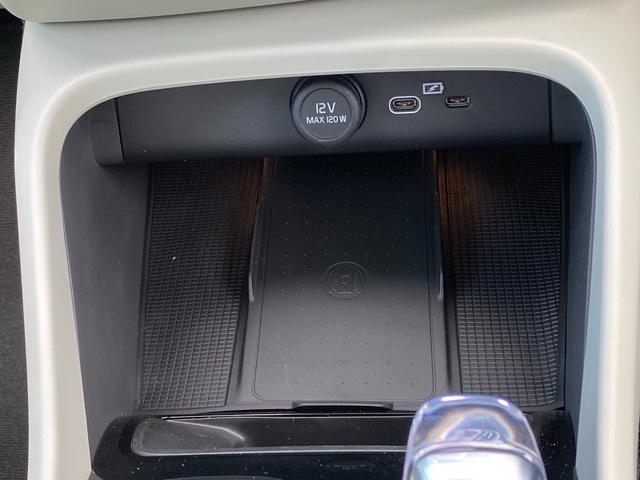 XC40 ウルトラ B4 AWD ブライトGoogleアシスタント 電動サンルーフ 前後シートヒーター付き(28枚目)