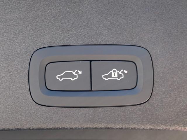 XC40 ウルトラ B4 AWD ブライトGoogleアシスタント 電動サンルーフ 前後シートヒーター付き(39枚目)