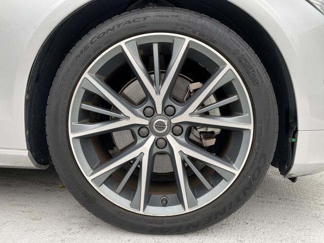 Ｖ９０ Ｄ４　ノルディックエディション　ディーゼルターボ　６０台限定　パノラマＳＲ　ＨＵＤ　ＡＣＣ　ＢＬＩＳ　ＨａｒｍａｎＫａｒｄｏｎ　純正ナビ　ＴＶ　３６０°　　純１９インチＡＷ　ＬＥＤヘッドライト　電動リアゲート（23枚目）