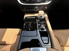 ���������ǥ�Ǥ�Ť����Ρ��٥���ջ���˶�����롢�����Υ���ե����������ꥹ���륬�饹����Ѥ������եȥΥ֡����̤ʥ��å��󥰤����������ʤǤ���ȤȤ�˷ݽѺ��ʤǤ��뤳�Ȥ�ʪ�Ť��˼�ĥ���ޤ��� 7