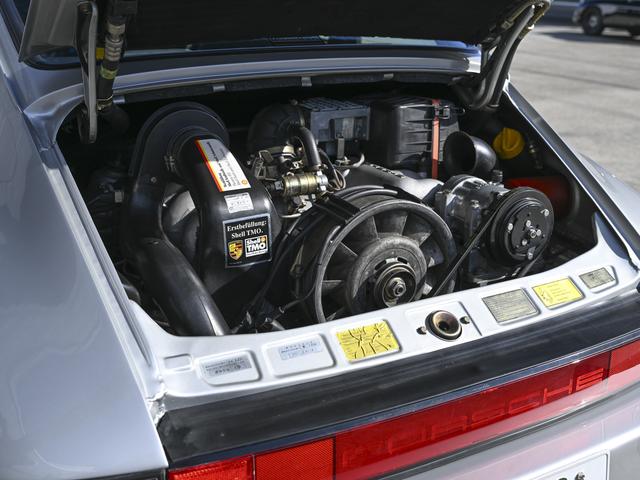 911 静岡33ナンバー・ファミリーワンオーナーカー・整備記録簿完備・ガレージ保管・雨天未使用(6枚目)