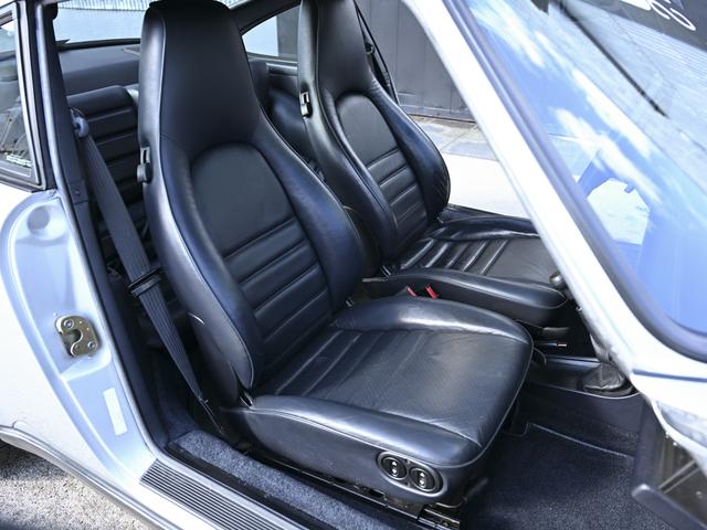 911 静岡33ナンバー・ファミリーワンオーナーカー・整備記録簿完備・ガレージ保管・雨天未使用(17枚目)