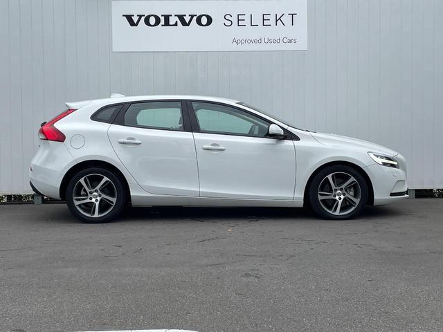 Ｖ４０ Ｄ４　モメンタム　インテリセーフ　衝突被害軽減ブレーキ　パイロットアシスト　レーダークルーズ　純正ナビ　シートヒーター　　パワーシート　バックカメラ　Ｂｌｕｅｔｏｏｔｈ　　トールハンマーＬＥＤヘッド（Ｖ４０のみ）（16枚目）