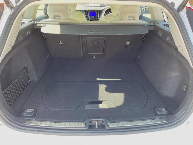 Ｖ６０ プラス　Ｂ４　認定中古車　本革シート　インテリセーフ　衝突被害軽減ブレーキ　パイロットアシスト　レーダークルーズ　純正９インチナビ　シートヒーター　ハンドルヒーター　パワーシート　フロントカメラ（15枚目）