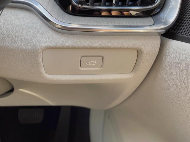 Ｖ６０ プラス　Ｂ４　認定中古車　本革シート　インテリセーフ　衝突被害軽減ブレーキ　パイロットアシスト　レーダークルーズ　純正９インチナビ　シートヒーター　ハンドルヒーター　パワーシート　フロントカメラ（33枚目）