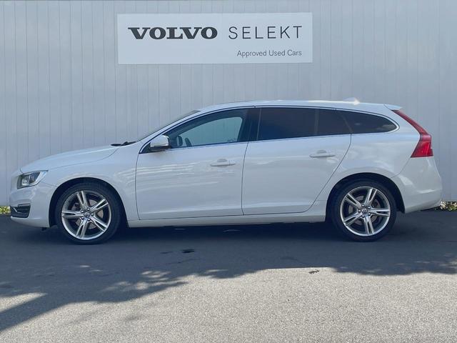 Ｖ６０ Ｄ４　クラシック　本革シート　インテリセーフ　衝突被害軽減ブレーキ　パイロットアシスト　純正ナビ　シートヒーター　バックカメラ　Ｂｌｕｅｔｏｏｔｈ　ＬＥＤヘッドライト　ブラインドスポットインフォメーション（16枚目）