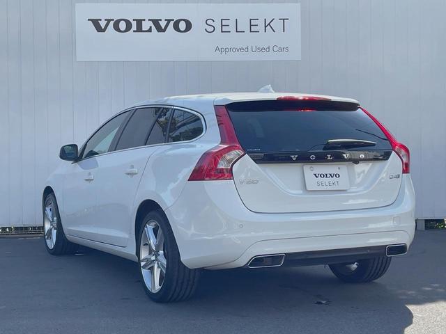 Ｖ６０ Ｄ４　クラシック　本革シート　インテリセーフ　衝突被害軽減ブレーキ　パイロットアシスト　純正ナビ　シートヒーター　バックカメラ　Ｂｌｕｅｔｏｏｔｈ　ＬＥＤヘッドライト　ブラインドスポットインフォメーション（17枚目）
