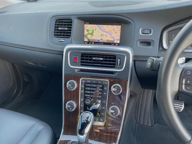 Ｖ６０ Ｄ４　クラシック　本革シート　インテリセーフ　衝突被害軽減ブレーキ　パイロットアシスト　純正ナビ　シートヒーター　バックカメラ　Ｂｌｕｅｔｏｏｔｈ　ＬＥＤヘッドライト　ブラインドスポットインフォメーション（19枚目）