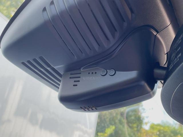 Ｖ６０ Ｄ４　クラシック　本革シート　インテリセーフ　衝突被害軽減ブレーキ　パイロットアシスト　純正ナビ　シートヒーター　バックカメラ　Ｂｌｕｅｔｏｏｔｈ　ＬＥＤヘッドライト　ブラインドスポットインフォメーション（24枚目）