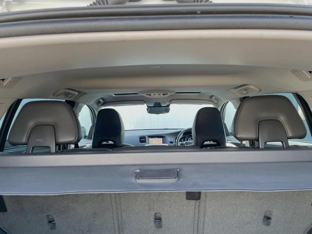 Ｖ６０ Ｄ４　クラシック　本革シート　インテリセーフ　衝突被害軽減ブレーキ　パイロットアシスト　純正ナビ　シートヒーター　バックカメラ　Ｂｌｕｅｔｏｏｔｈ　ＬＥＤヘッドライト　ブラインドスポットインフォメーション（33枚目）
