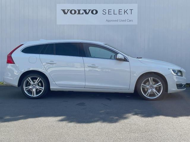 Ｖ６０ Ｄ４　クラシック　本革シート　インテリセーフ　衝突被害軽減ブレーキ　パイロットアシスト　純正ナビ　シートヒーター　バックカメラ　Ｂｌｕｅｔｏｏｔｈ　ＬＥＤヘッドライト　ブラインドスポットインフォメーション（47枚目）