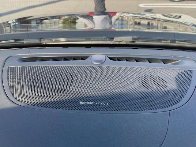 Ｖ６０ Ｂ５　Ｒデザイン　認定中古車　ナッパレザーシート　ｈａｒｍａｎ／ｋａｒｄｏｎ　インテリセーフ　３６０ビューカメラ　パイロットアシスト　レーダークルーズ　純正９インチナビ　マッサージ機能付きシート　シートヒーター（7枚目）