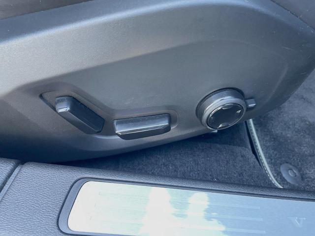 Ｖ６０ Ｂ５　Ｒデザイン　認定中古車　ナッパレザーシート　ｈａｒｍａｎ／ｋａｒｄｏｎ　インテリセーフ　３６０ビューカメラ　パイロットアシスト　レーダークルーズ　純正９インチナビ　マッサージ機能付きシート　シートヒーター（14枚目）