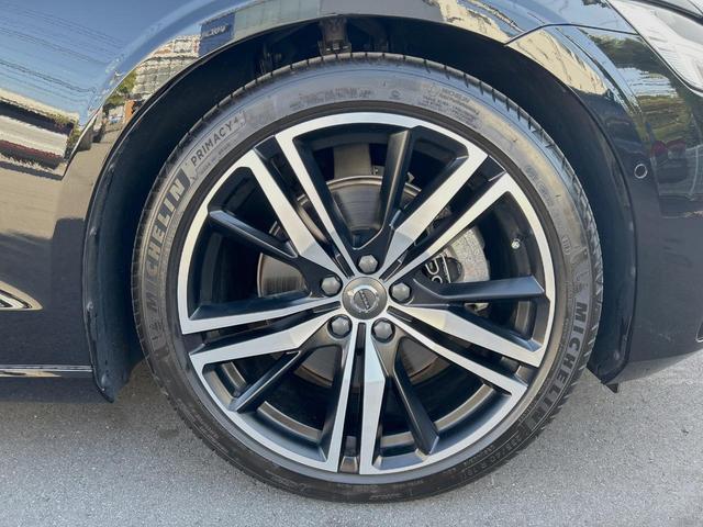 Ｖ６０ Ｂ５　Ｒデザイン　認定中古車　ナッパレザーシート　ｈａｒｍａｎ／ｋａｒｄｏｎ　インテリセーフ　３６０ビューカメラ　パイロットアシスト　レーダークルーズ　純正９インチナビ　マッサージ機能付きシート　シートヒーター（15枚目）