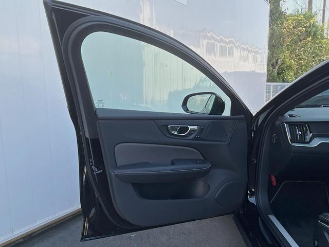 Ｖ６０ Ｂ５　Ｒデザイン　認定中古車　ナッパレザーシート　ｈａｒｍａｎ／ｋａｒｄｏｎ　インテリセーフ　３６０ビューカメラ　パイロットアシスト　レーダークルーズ　純正９インチナビ　マッサージ機能付きシート　シートヒーター（26枚目）