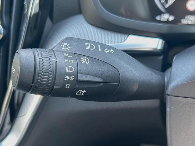 Ｖ６０ Ｂ５　Ｒデザイン　認定中古車　ナッパレザーシート　ｈａｒｍａｎ／ｋａｒｄｏｎ　インテリセーフ　３６０ビューカメラ　パイロットアシスト　レーダークルーズ　純正９インチナビ　マッサージ機能付きシート　シートヒーター（28枚目）