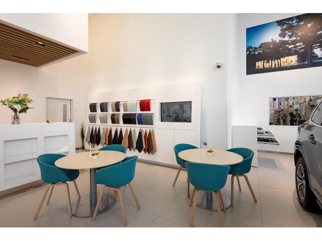 ＸＣ４０ プラス　プロ　Ｂ３　認定中古車　ｈａｒｍａｎ／ｋａｒｄｏｎ　インテリセーフ　衝突被害軽減ブレーキ　３６０ビューカメラ　純正９インチナビ　シートヒーター　ハンドルヒーター　フロントカメラ　サイドカメラ　バックカメラ（65枚目）