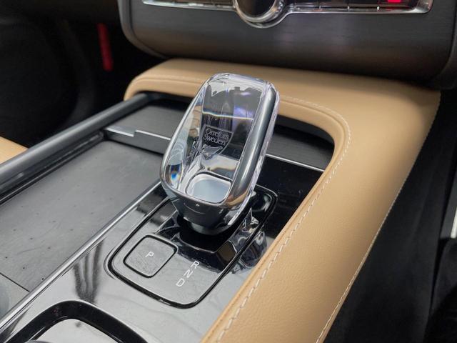XC90 アルティメット B6 AWD 認定中古車 AWD ナッパレザーシート サンルーフ  B&Wプレミアムサウンド インテリセーフ 衝突被害軽減ブレーキ 360ビューカメラ パイロットアシスト レーダークルーズ 純正9インチナビ(7枚目)