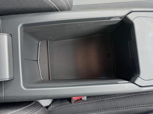 XC40 プラス プロ B3 認定中古車 インテリセーフ 衝突被害軽減ブレーキ レーダークルーズ 純正9インチナビ フロントカメラ バックカメラ サイドカメラ 純正ナビ シートヒーター・LEDヘッドライト(25枚目)