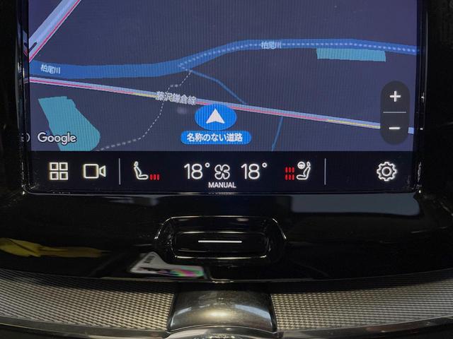 ＸＣ６０ プラス　Ｂ５　認定中古車　本革シート　インテリセーフ　衝突被害軽減ブレーキ　３６０ビューカメラ　パイロットアシスト　レーダークルーズ　マッサージ機能付きシート　シートヒーター　純正１９インチアルミ　純正ナビ（5枚目）