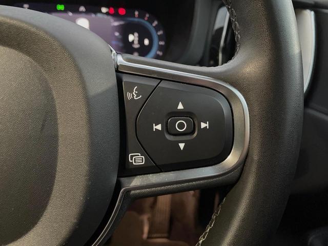 ＸＣ６０ プラス　Ｂ５　認定中古車　本革シート　インテリセーフ　衝突被害軽減ブレーキ　３６０ビューカメラ　パイロットアシスト　レーダークルーズ　マッサージ機能付きシート　シートヒーター　純正１９インチアルミ　純正ナビ（9枚目）