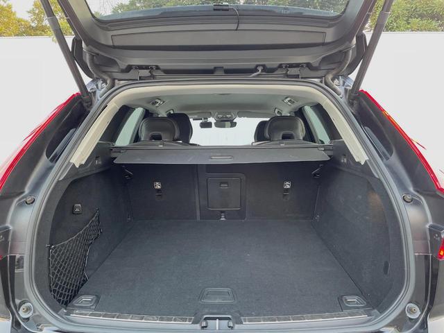 ＸＣ６０ プラス　Ｂ５　認定中古車　本革シート　インテリセーフ　衝突被害軽減ブレーキ　３６０ビューカメラ　パイロットアシスト　レーダークルーズ　マッサージ機能付きシート　シートヒーター　純正１９インチアルミ　純正ナビ（17枚目）