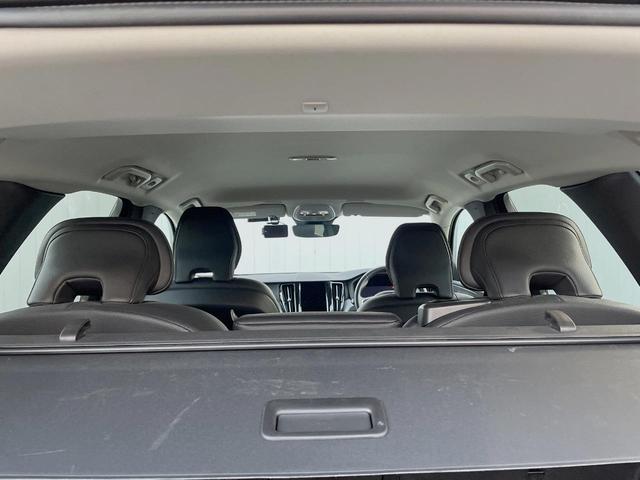 ＸＣ６０ プラス　Ｂ５　認定中古車　本革シート　インテリセーフ　衝突被害軽減ブレーキ　３６０ビューカメラ　パイロットアシスト　レーダークルーズ　マッサージ機能付きシート　シートヒーター　純正１９インチアルミ　純正ナビ（18枚目）