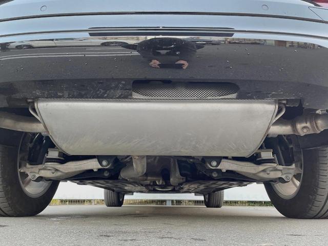 ＸＣ６０ プラス　Ｂ５　認定中古車　本革シート　インテリセーフ　衝突被害軽減ブレーキ　３６０ビューカメラ　パイロットアシスト　レーダークルーズ　マッサージ機能付きシート　シートヒーター　純正１９インチアルミ　純正ナビ（19枚目）