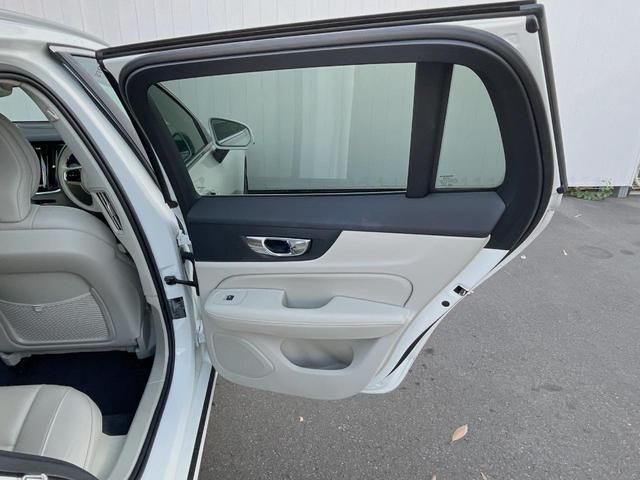 Ｖ６０ Ｔ５　インスクリプション　ナッパレザーシート　ｈａｒｍａｎ／ｋａｒｄｏｎ　インテリセーフ　衝突被害軽減ブレーキ　３６０ビューカメラ　パイロットアシスト　レーダークルーズ　純正９インチナビ　マッサージ機能付きシート（18枚目）